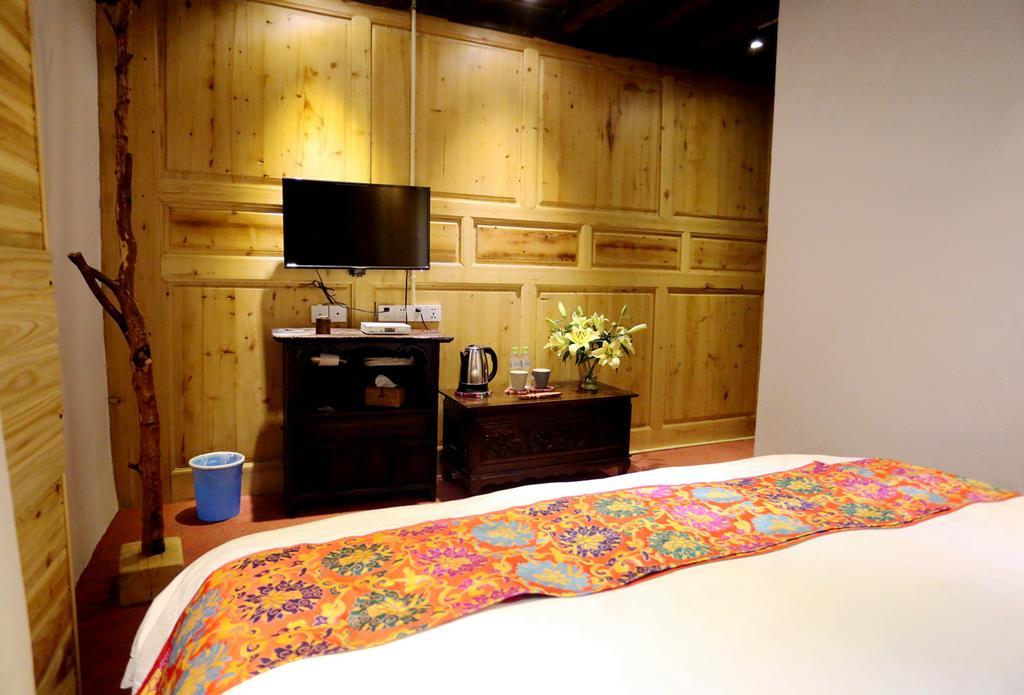 Shangri-La Mid - Mountain Homestay Esterno foto