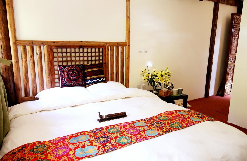 Shangri-La Mid - Mountain Homestay Esterno foto